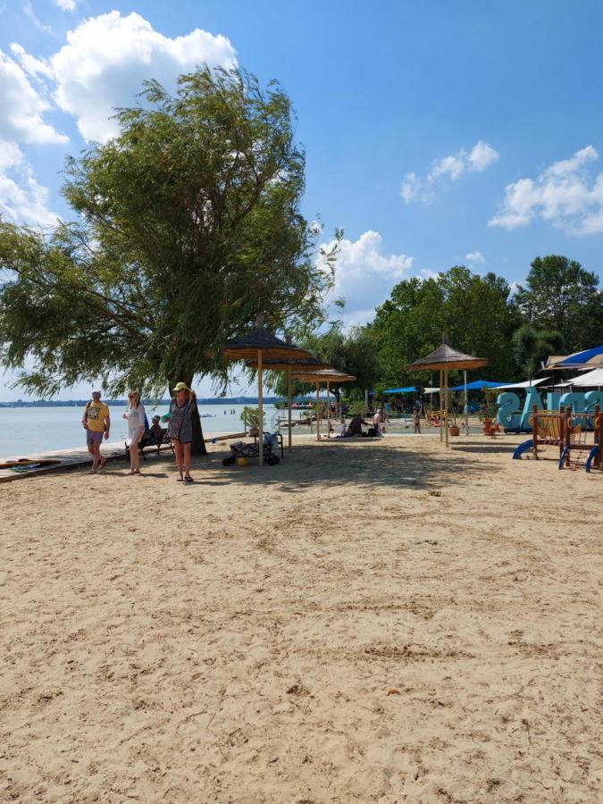 Tulipan Bungalow Camping Resort Gyenesdias Luaran gambar