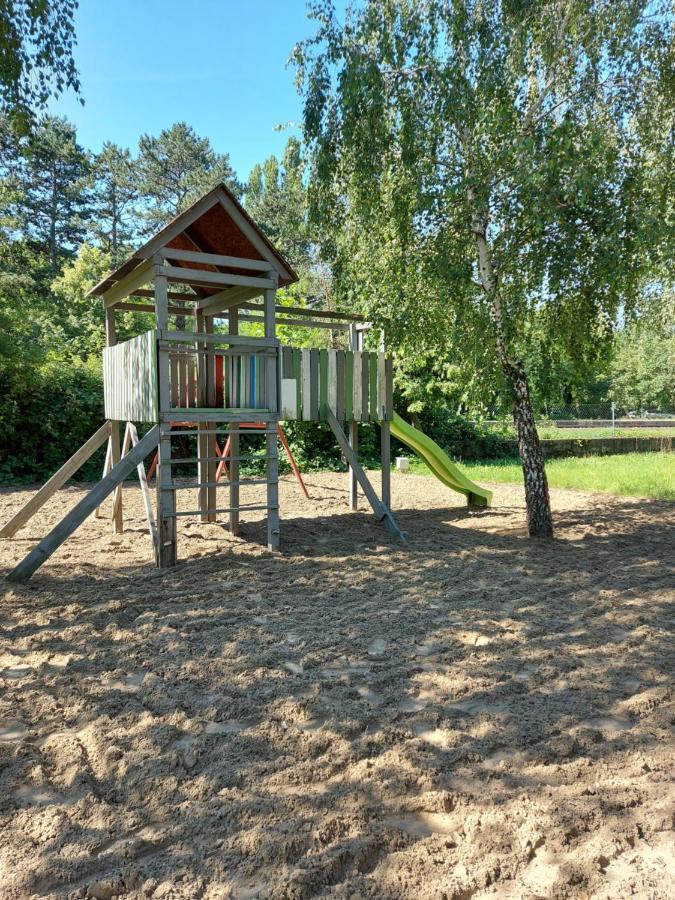 Tulipan Bungalow Camping Resort Gyenesdias Luaran gambar