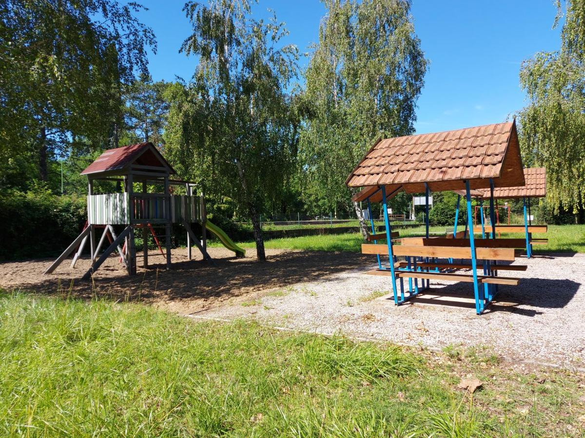 Tulipan Bungalow Camping Resort Gyenesdias Luaran gambar