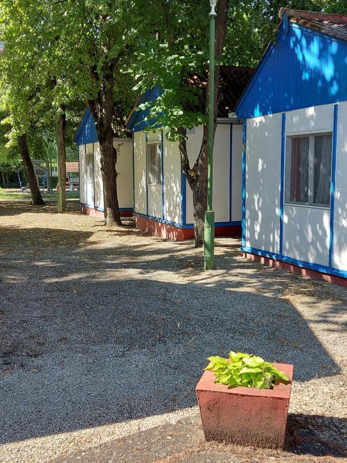 Tulipan Bungalow Camping Resort Gyenesdias Luaran gambar