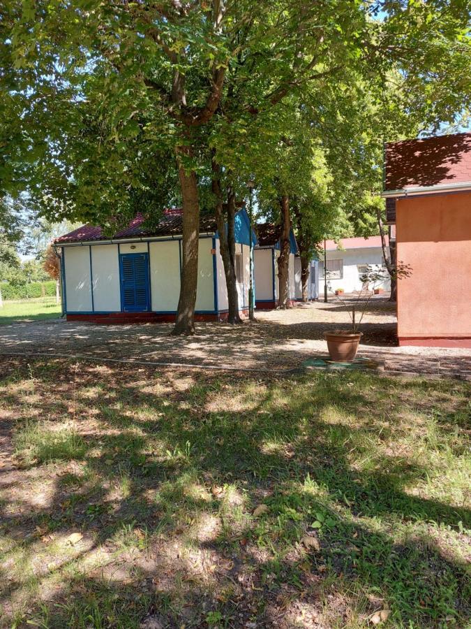 Tulipan Bungalow Camping Resort Gyenesdias Luaran gambar