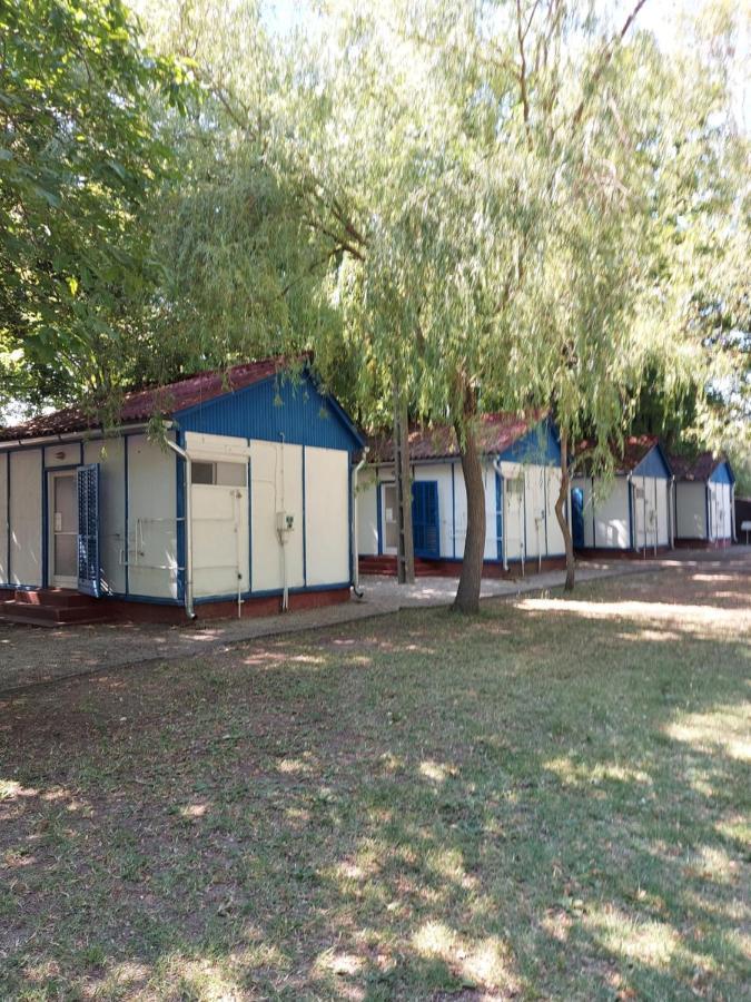 Tulipan Bungalow Camping Resort Gyenesdias Luaran gambar